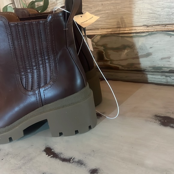 NAYA Brown Slip On Boots - - Picture 3 of 9